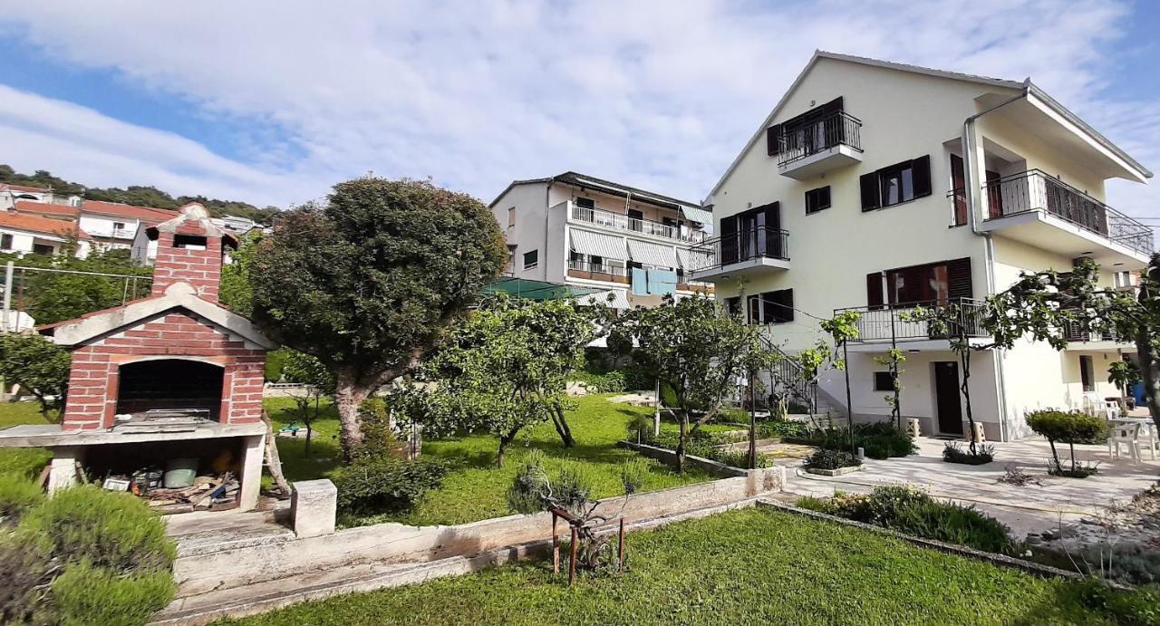 Apartments Figos Trogir Luaran gambar